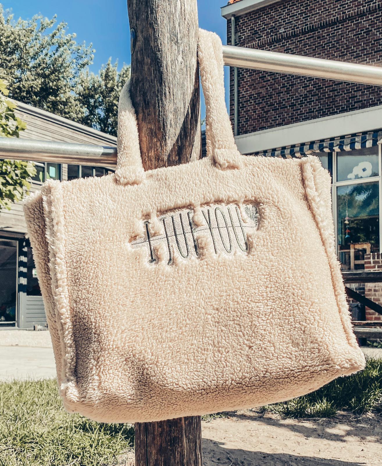 PRE-ORDER beige Teddy-tas